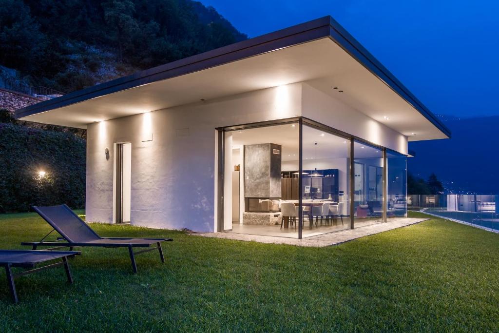 Eco-Friendly Villa with Sustainable Design