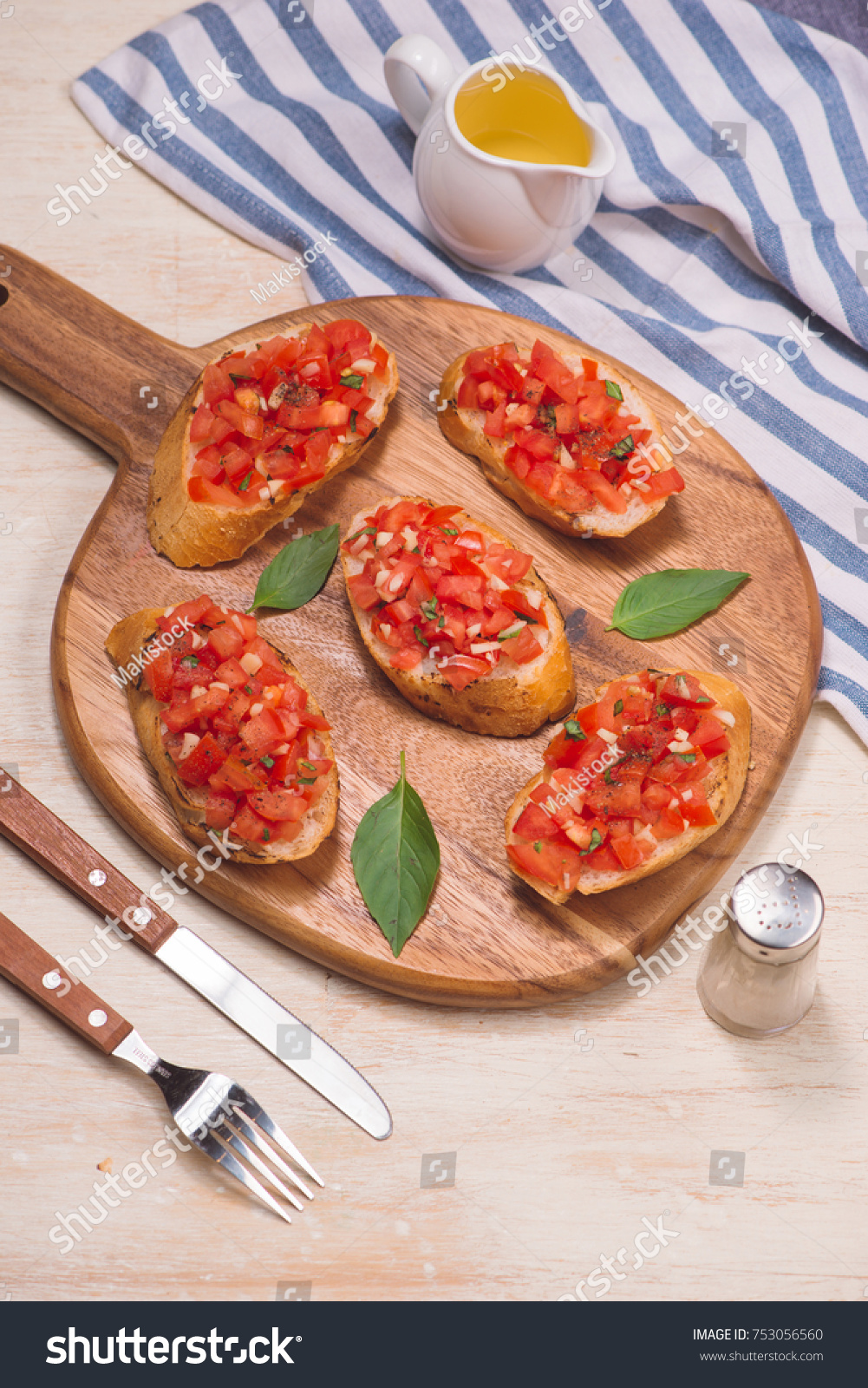 Tomates cherry asados con ajo y hierbas