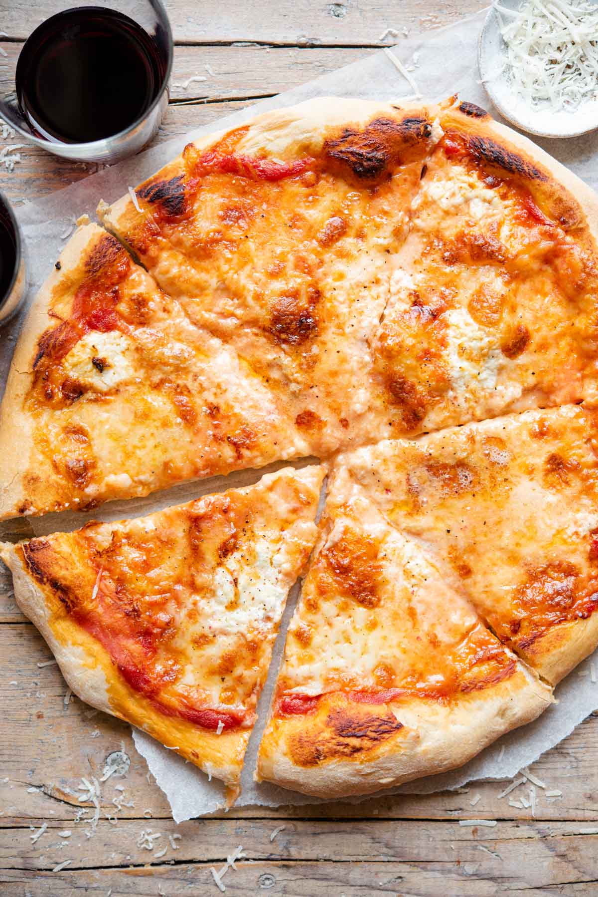 Pizza Quattro Formaggi con Parmigiano