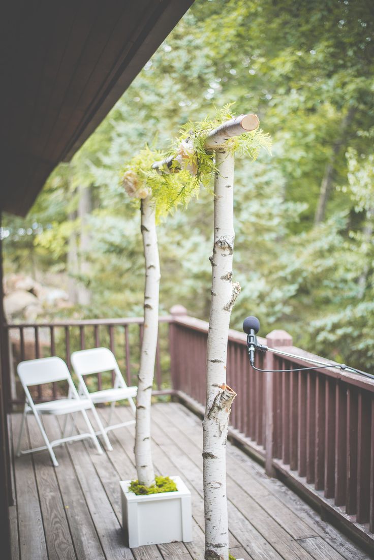 Minimalist Tree Branch Arch