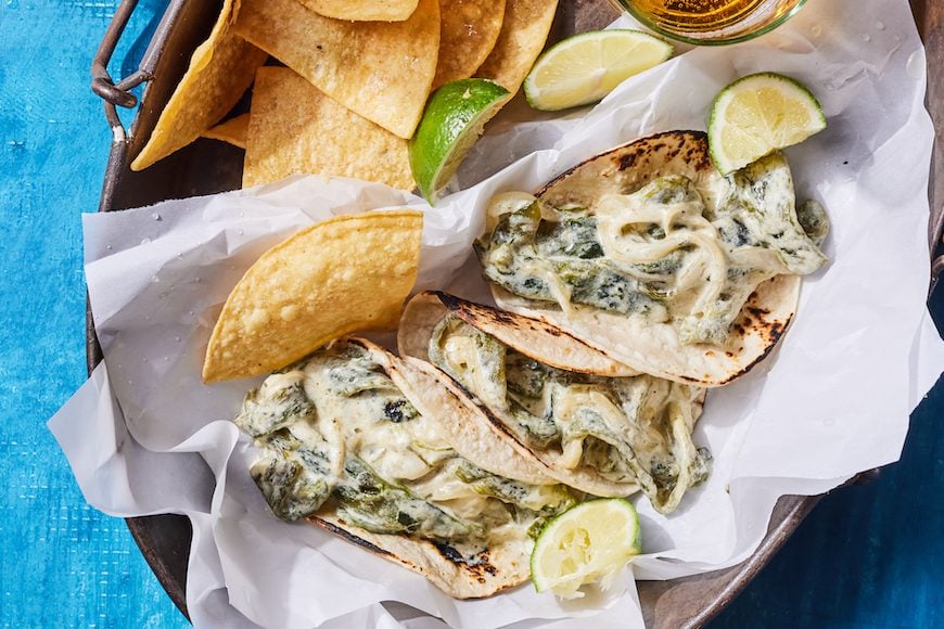Tacos de Rajas con Crema y Queso