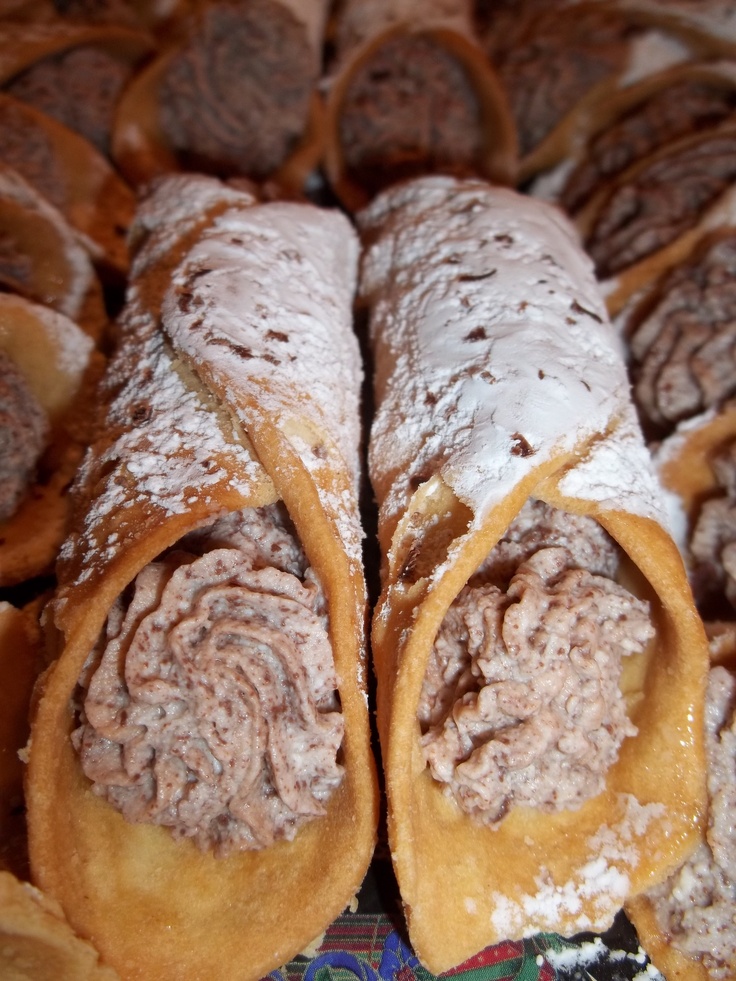 Cannoli Siciliani con Crema de Chocolate