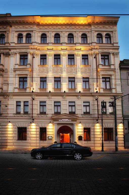 Hotel Imperial Family