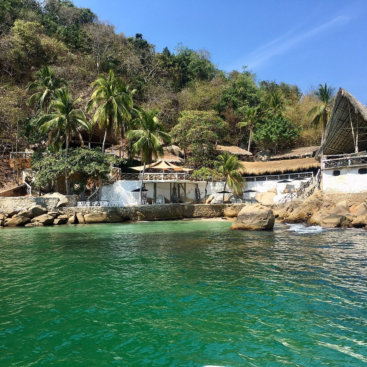 Explore Isla La Roqueta