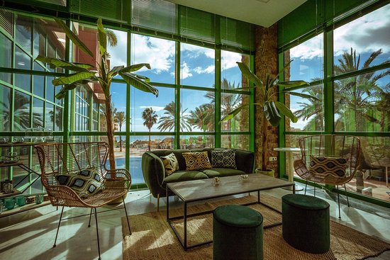 Holiday Palace