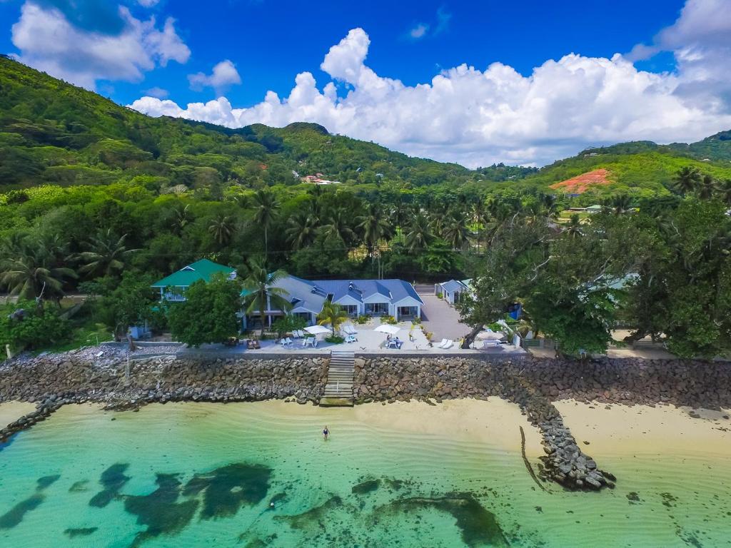 Luxury Beachfront Apartment