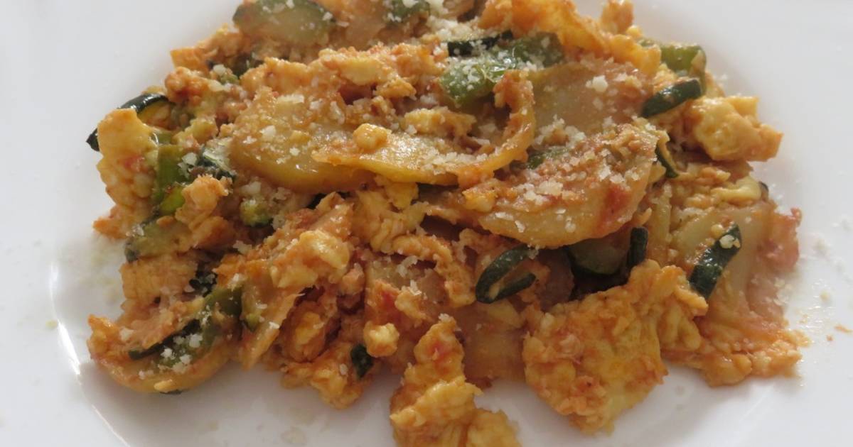 Revuelto de bacalao con calabacín y queso parmesano