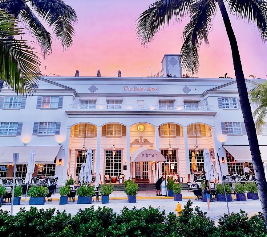 4. The Betsy - South Beach