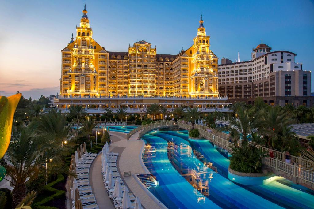 7. Royal Holiday Palace