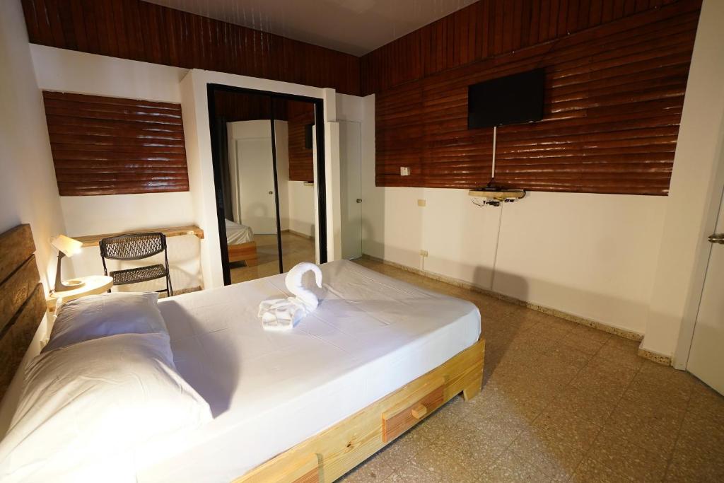 6. Cozy Family Rooms at Beachside Inn