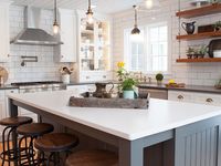 Farmhouse Chic: Country Kitchen with Island