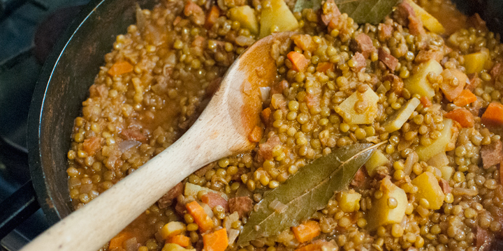 Lentejas estofadas con especias mediterráneas