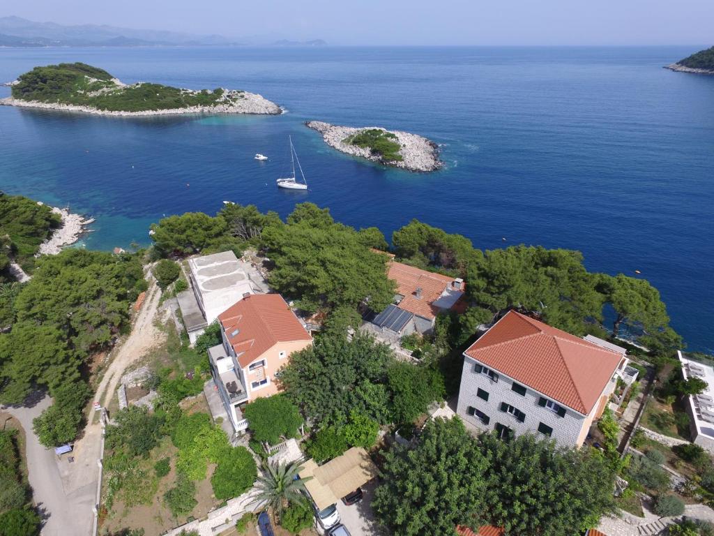 Saplunara Beach