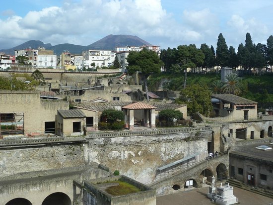Visit the Archaeological Sites of Pompeii and Herculaneum