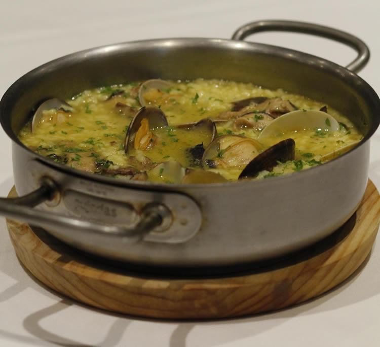 Arroz con almejas y setas