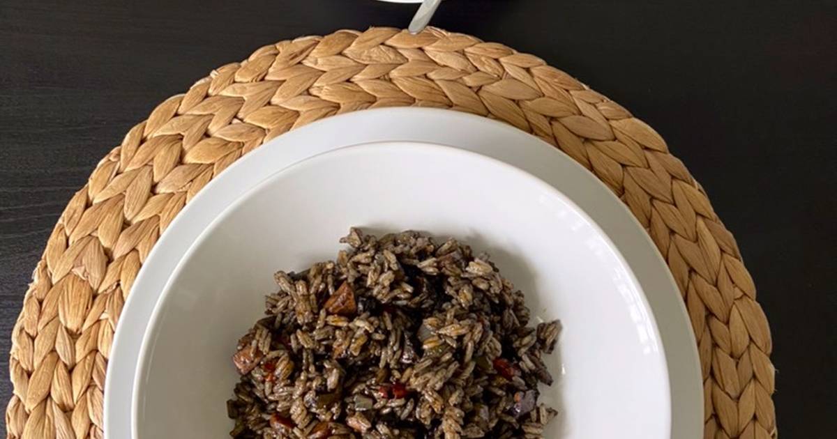 Arroz negro con langostinos y alioli de jengibre