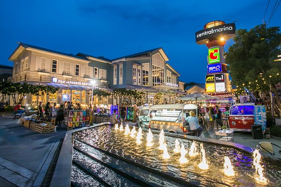 Central Marina Shopping Mall Parking