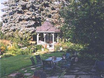 Lakeside Bed and Breakfast