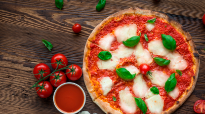 Pizza de cotto, setas y jamón serrano