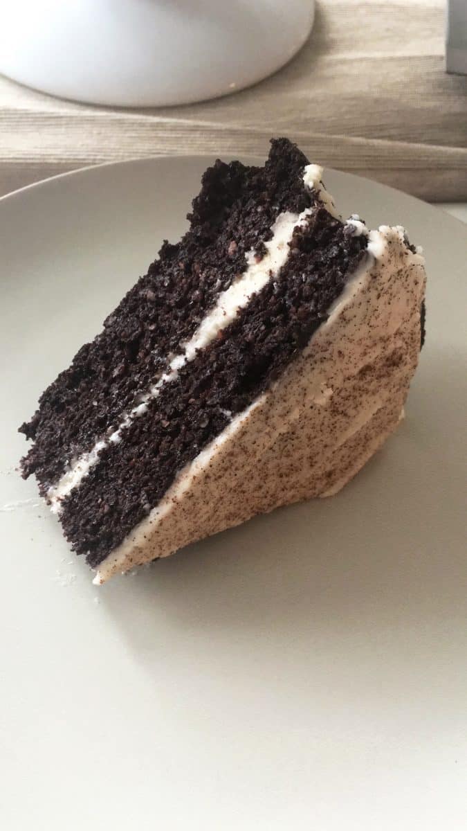 Sugar-Free Hazelnut Cake with Applesauce