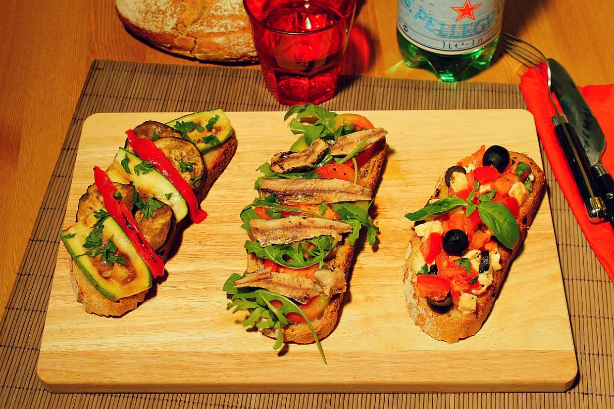 Bruschetta de berenjena y tomate