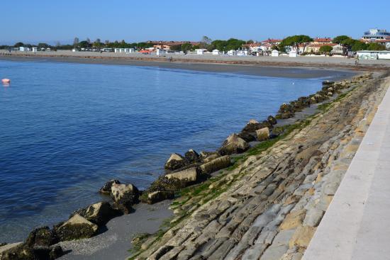 Promenade along Lungomare Nazario Sauro