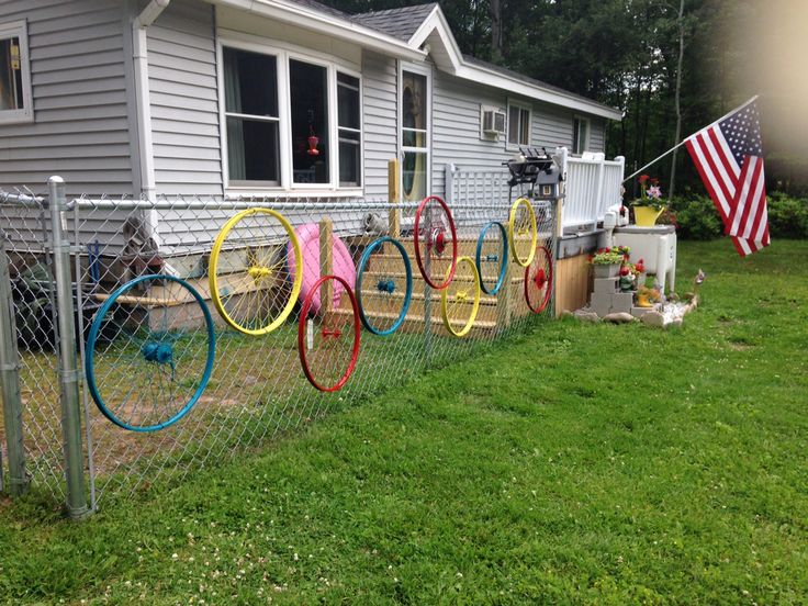 Bicycle Chain Fence Decor