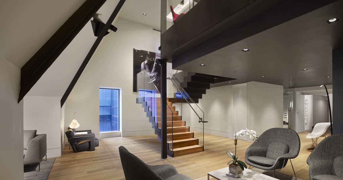 Spacious Townhouse in Times Square