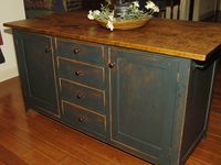 Vintage Farmhouse: Country Kitchen with Island