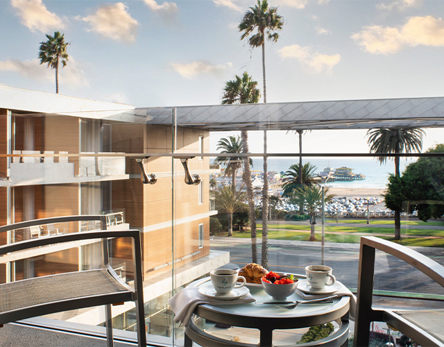 Shoreside Hotel