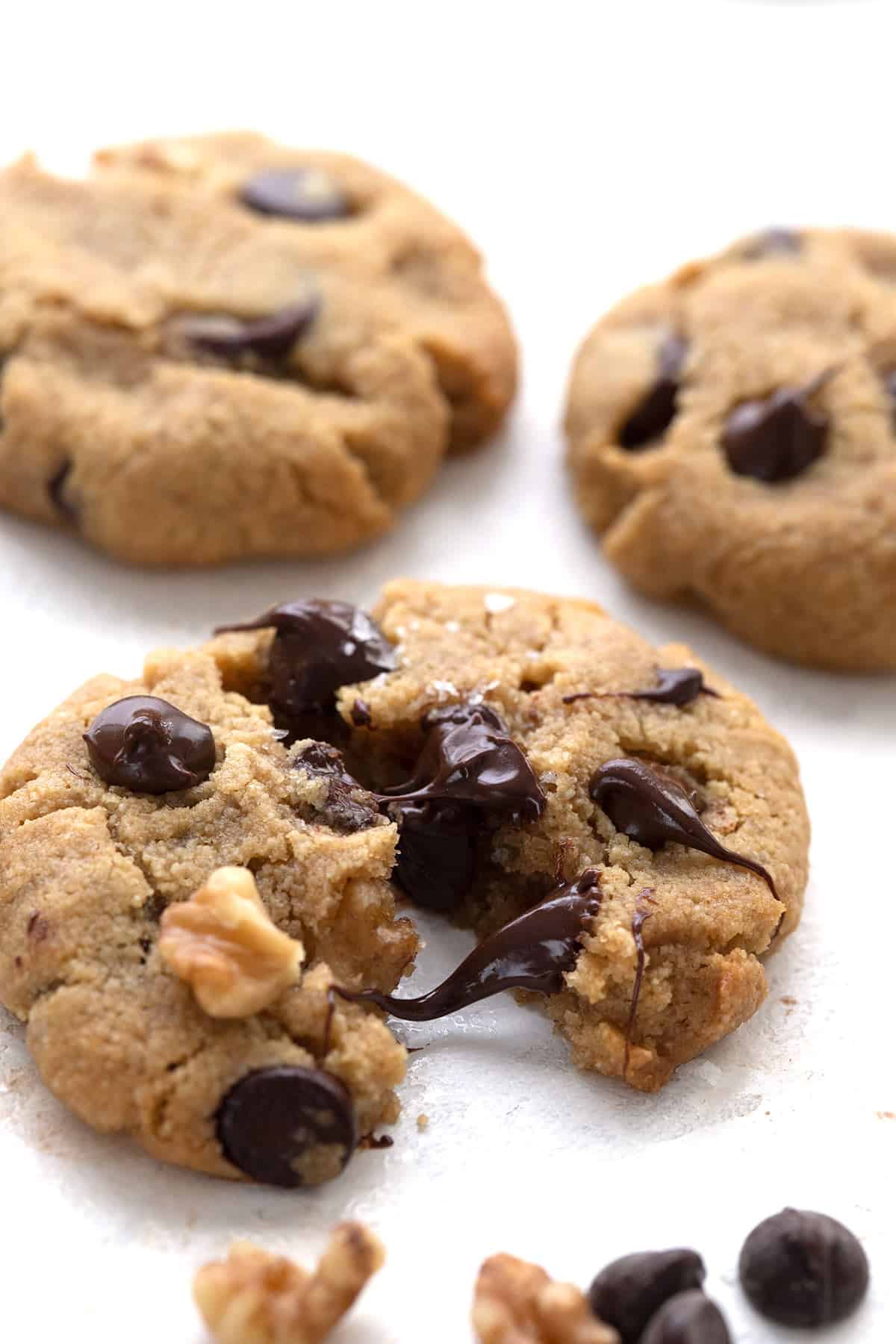 Keto Chocolate Chip Cookies
