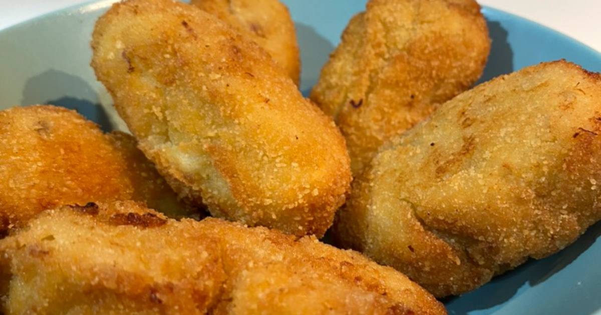 Croquetas de pollo con salsa de yogur