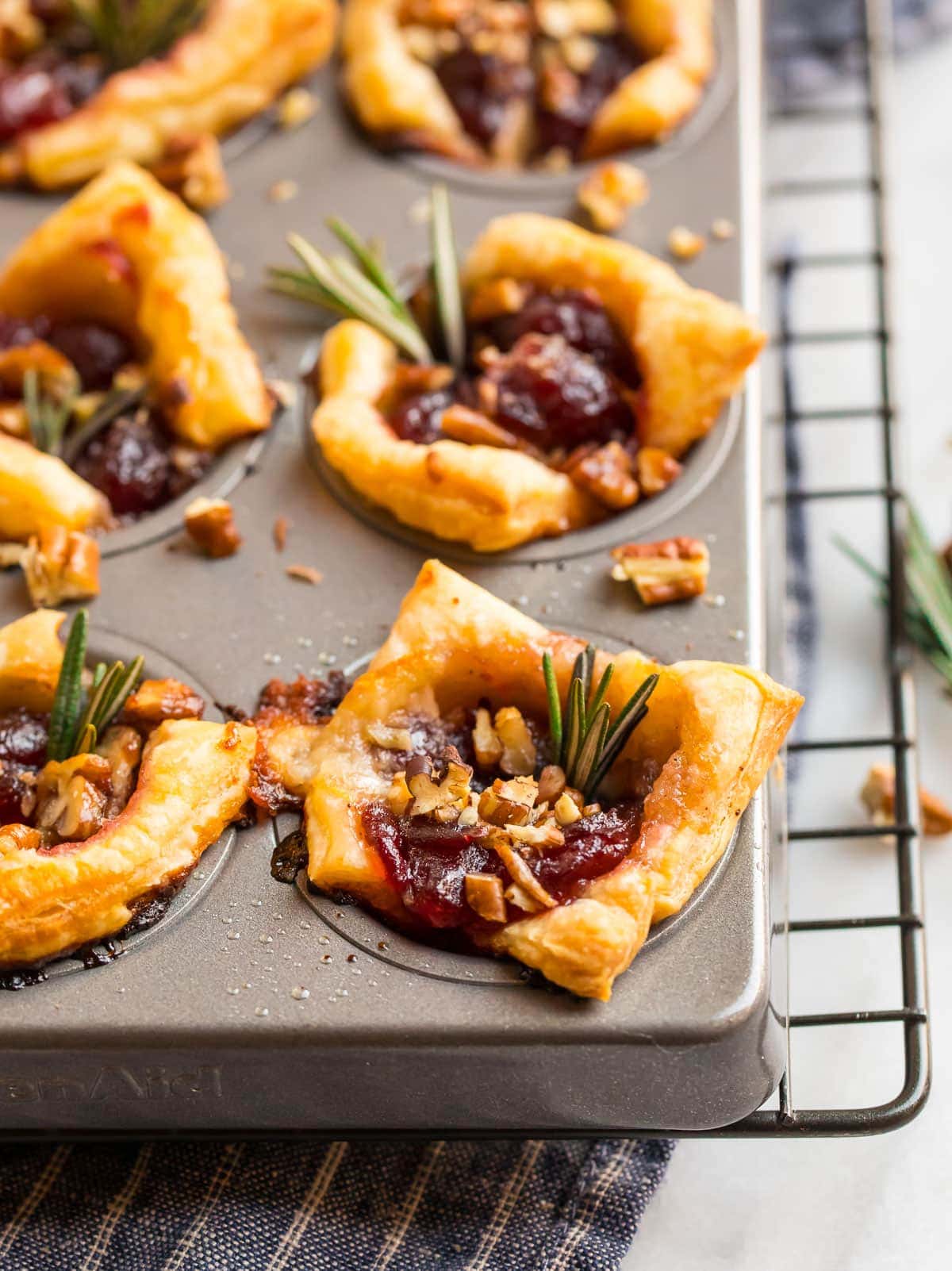 Brie and Cranberry Puff Pastry Bites